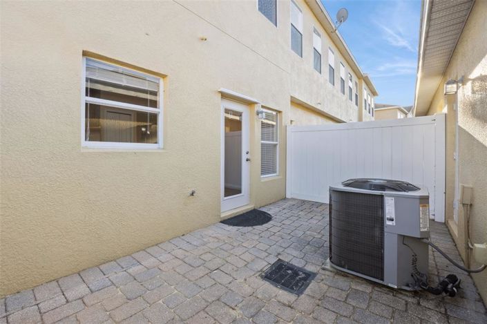 Image No.19-2 Bed Townhouse for sale