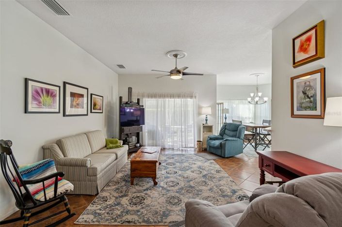 Image No.10-2 Bed House for sale