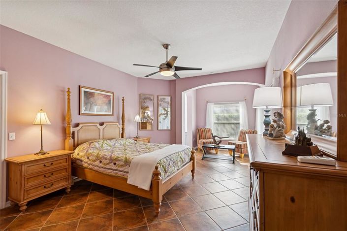 Image No.20-2 Bed House for sale