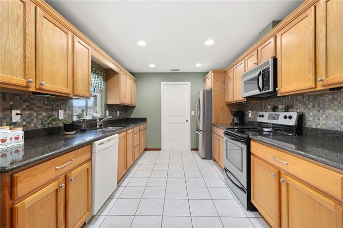 Image No.18-4 Bed House for sale