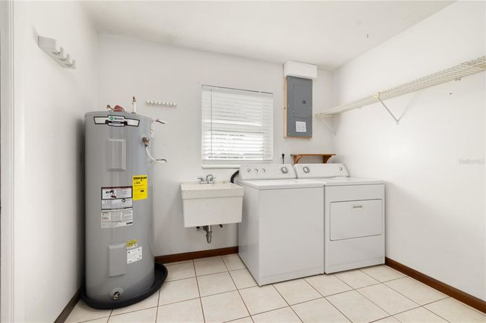 Image No.23-4 Bed House for sale