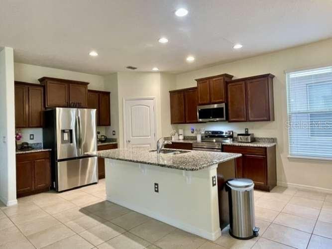 Image No.2-4 Bed House for sale