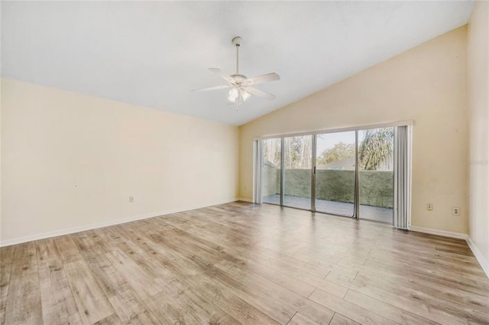 Image No.6-Maison de ville de 4 chambres à vendre à Saint John