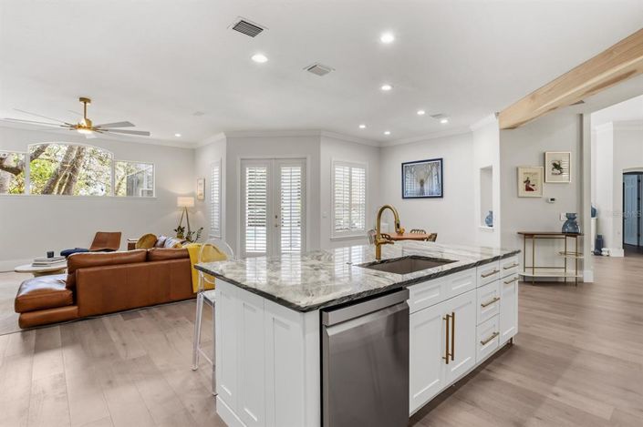 Image No.27-5 Bed House for sale