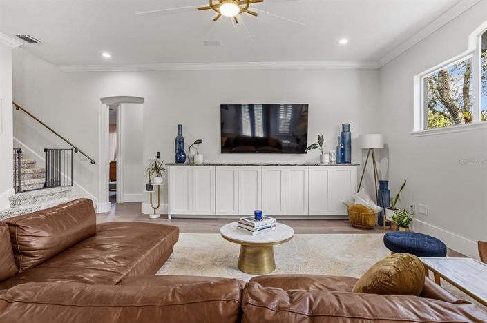 Image No.30-5 Bed House for sale