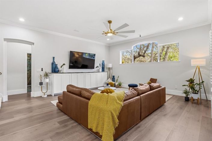 Image No.32-5 Bed House for sale