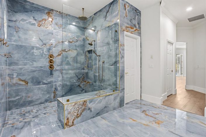 Image No.43-5 Bed House for sale