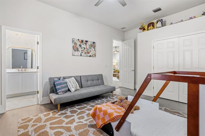 Image No.53-5 Bed House for sale