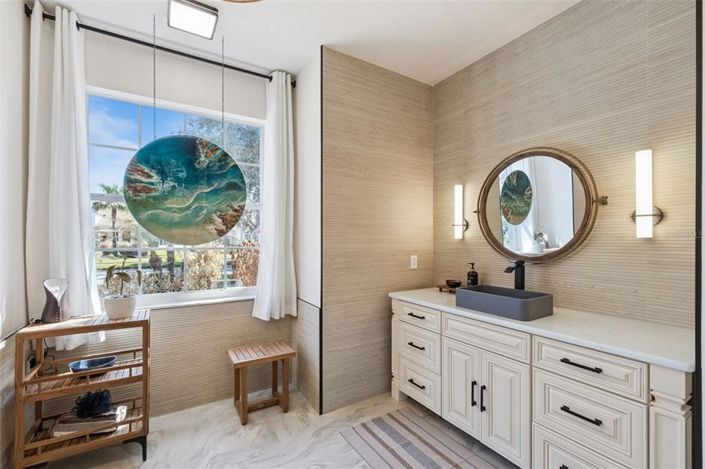 Image No.19-4 Bed House for sale