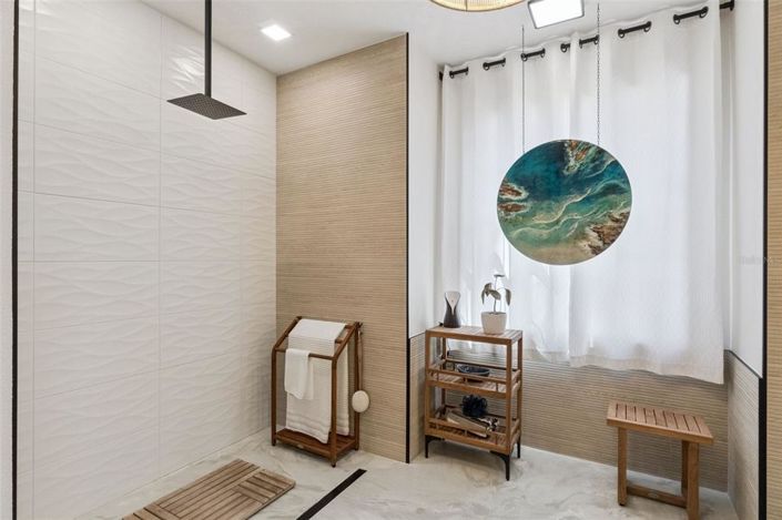 Image No.20-4 Bed House for sale