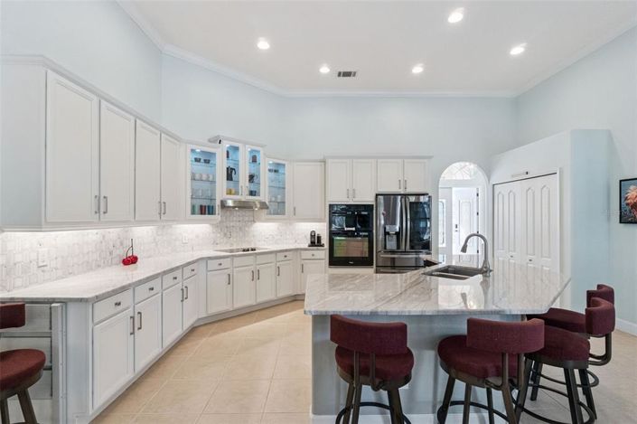 Image No.8-4 Bed House for sale