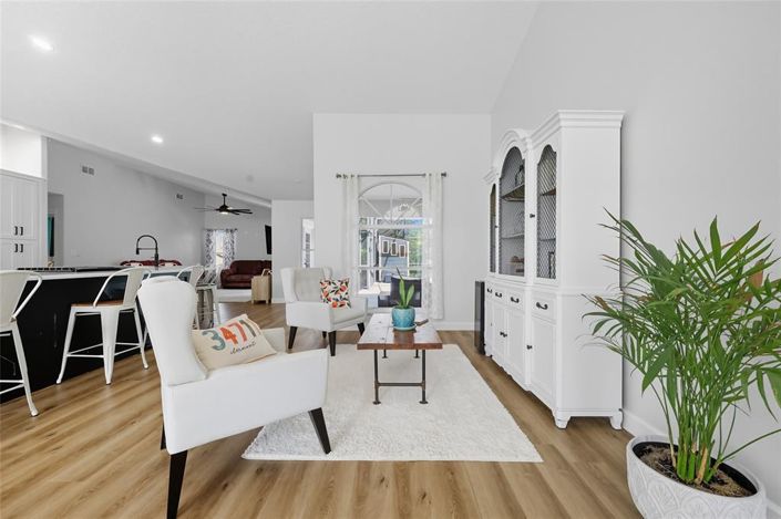 Image No.17-3 Bed House for sale