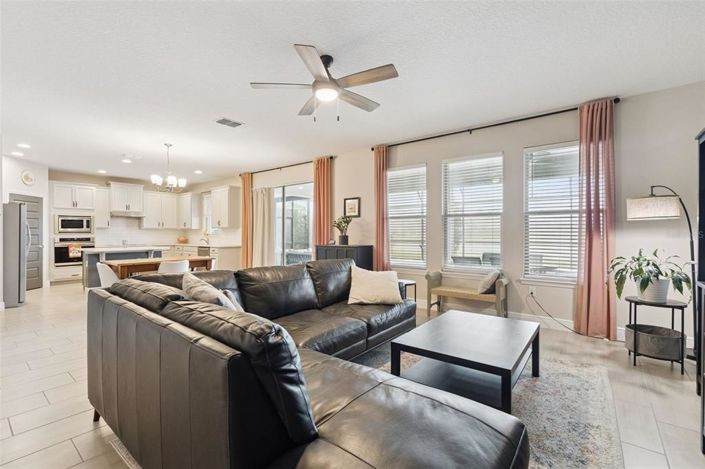 Image No.6-5 Bed House for sale