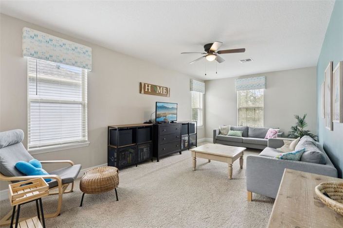 Image No.8-5 Bed House for sale