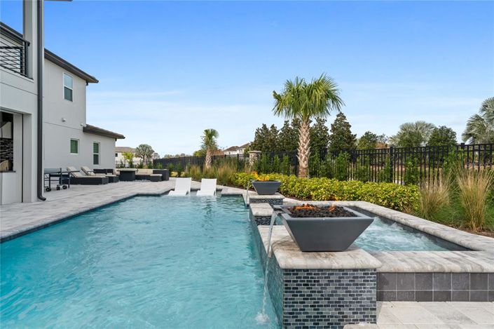 Image No.20-6 Bed House for sale