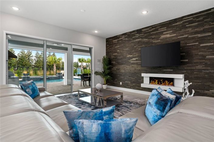 Image No.34-6 Bed House for sale