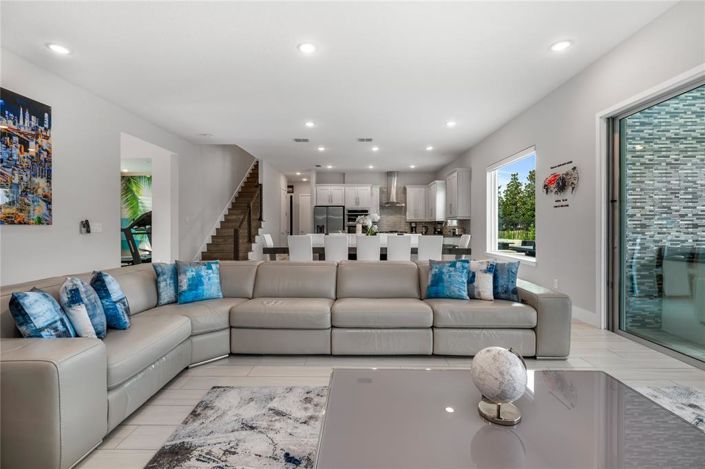 Image No.36-6 Bed House for sale