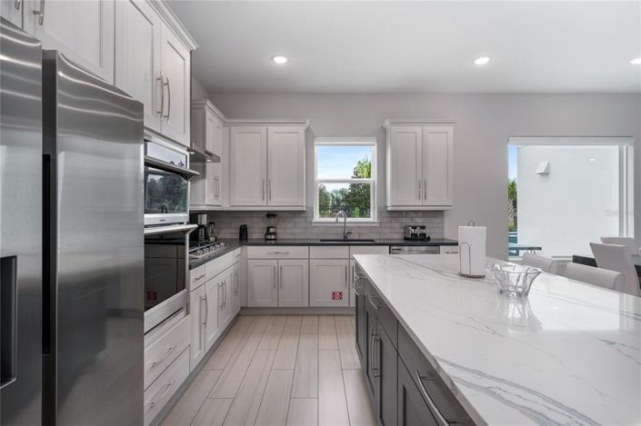 Image No.38-6 Bed House for sale