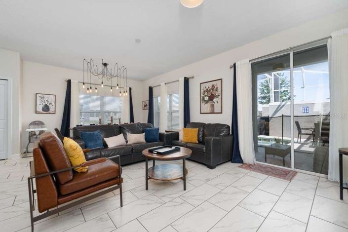 Image No.11-5 Bed Townhouse for sale