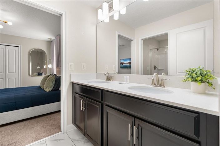 Image No.16-6 Bed House for sale