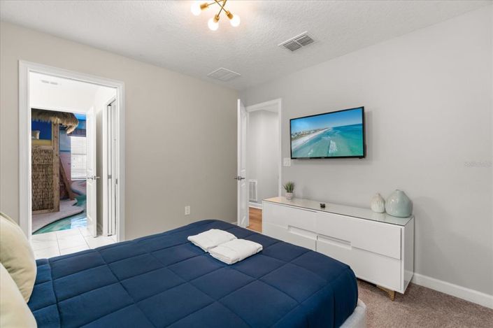 Image No.19-6 Bed House for sale