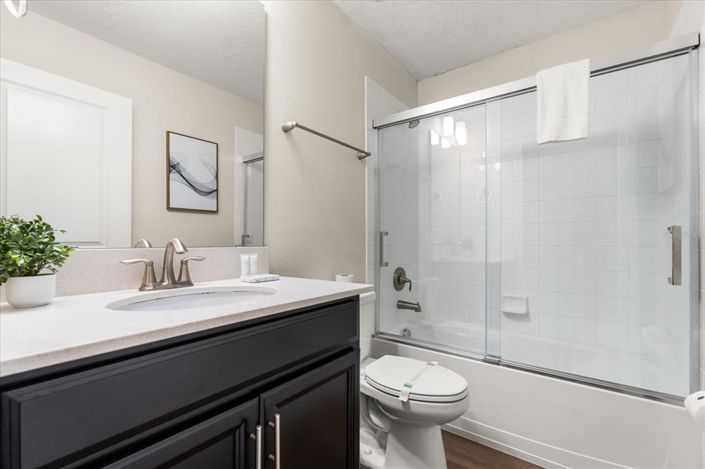 Image No.20-6 Bed House for sale