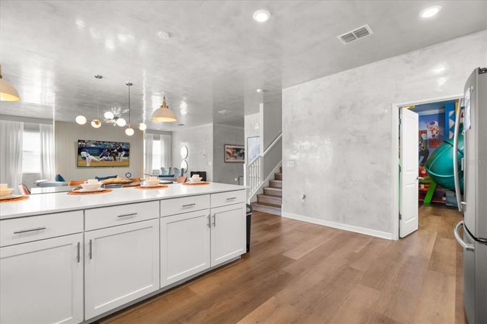 Image No.9-6 Bed House for sale