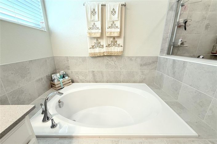 Image No.19-3 Bed Townhouse for sale