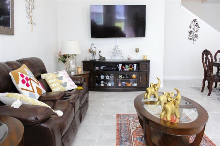 Image No.8-3 Bed Townhouse for sale