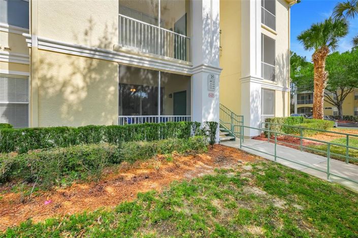 Image No.2-Appartement de 2 chambres à vendre à Saint John