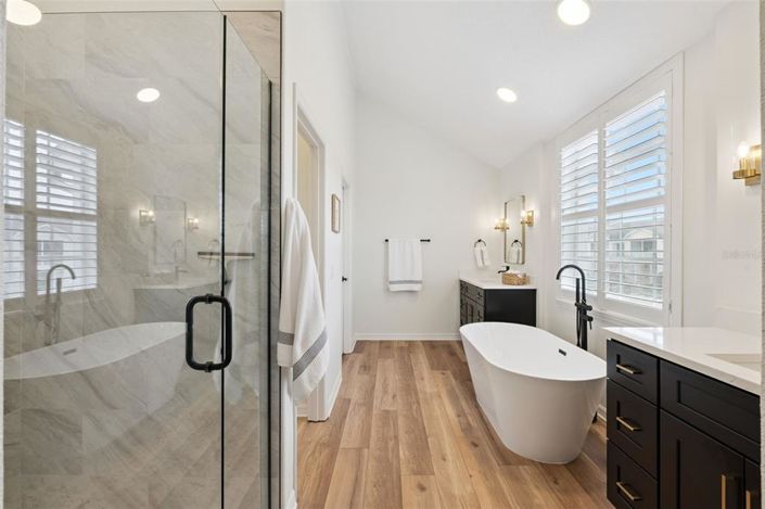 Image No.19-3 Bed Townhouse for sale