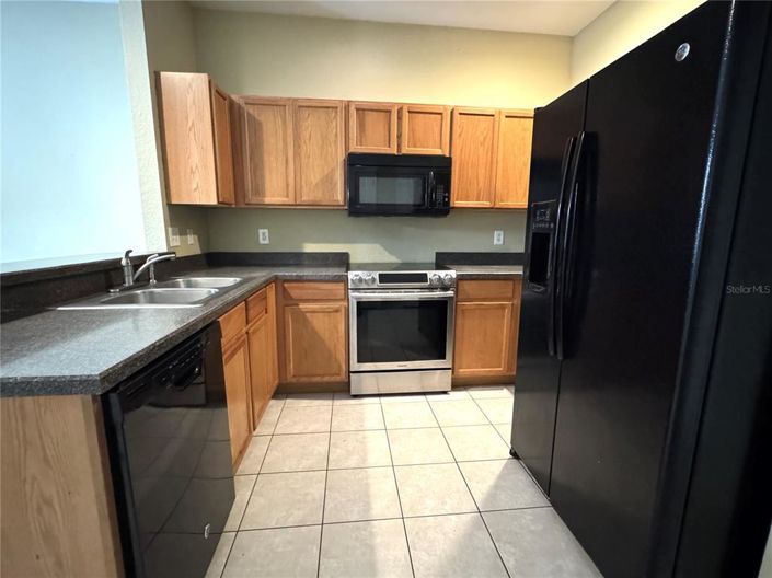 Image No.12-3 Bed Townhouse for sale