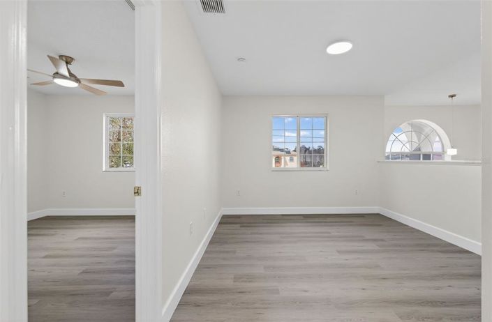 Image No.30-4 Bed House for sale