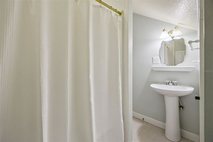 Image No.42-4 Bed House for sale