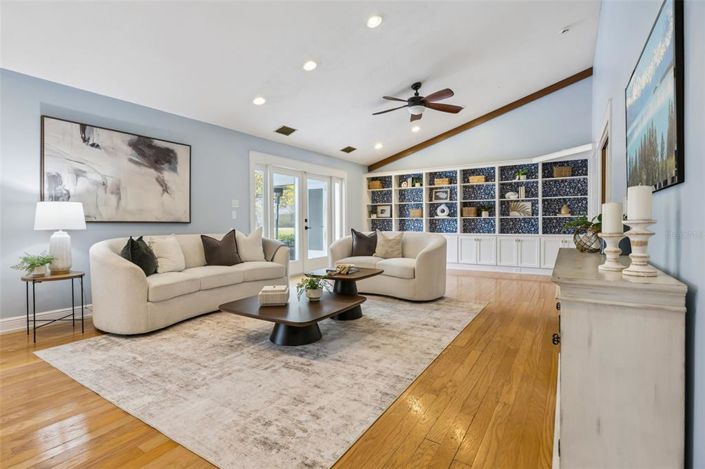 Image No.9-4 Bed House for sale