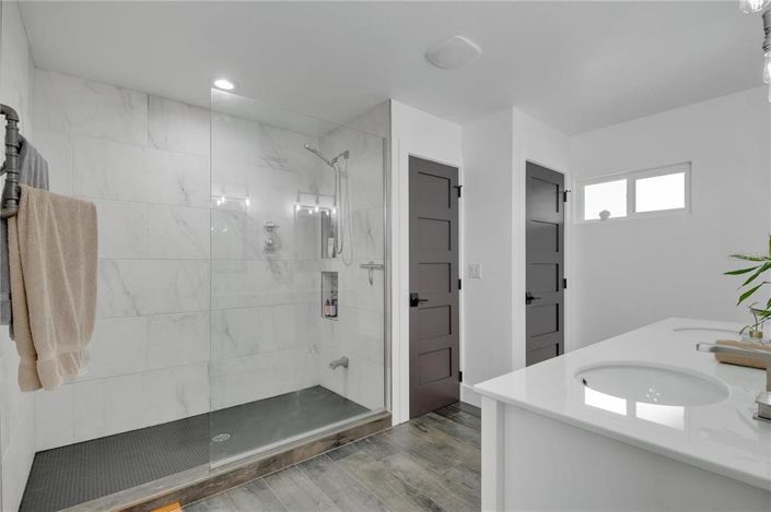 Image No.17-4 Bed House for sale