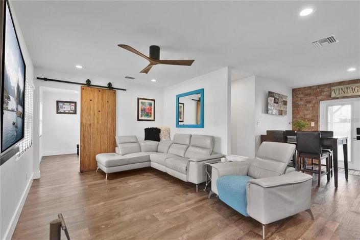 Image No.5-4 Bed House for sale