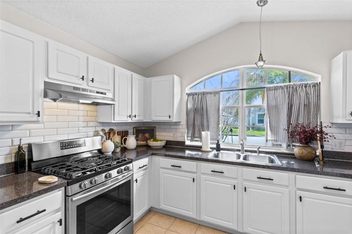 Image No.8-3 Bed House for sale