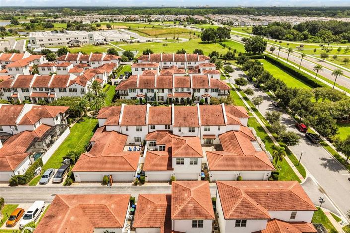 Image No.32-3 Bed Townhouse for sale