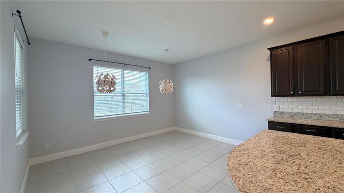 Image No.11-5 Bed House for sale