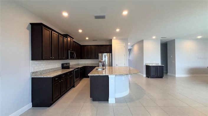 Image No.12-5 Bed House for sale