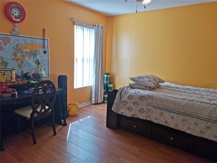 Image No.10-6 Bed House for sale