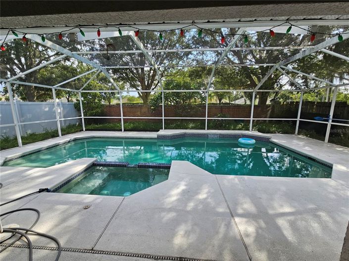 Image No.2-6 Bed House for sale