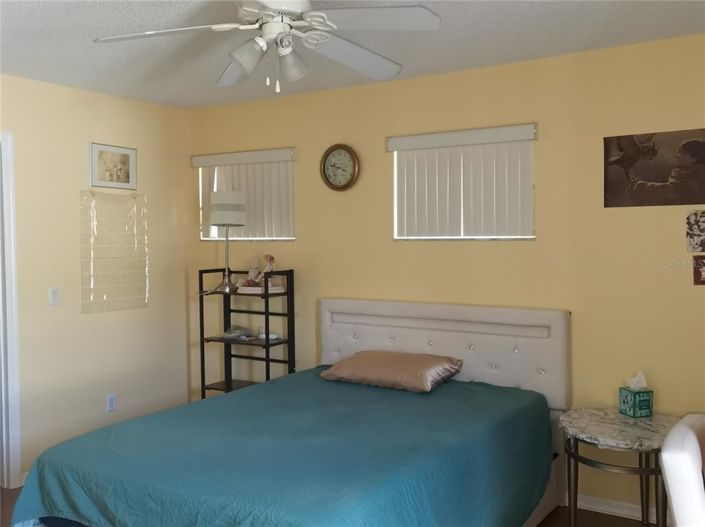 Image No.21-6 Bed House for sale