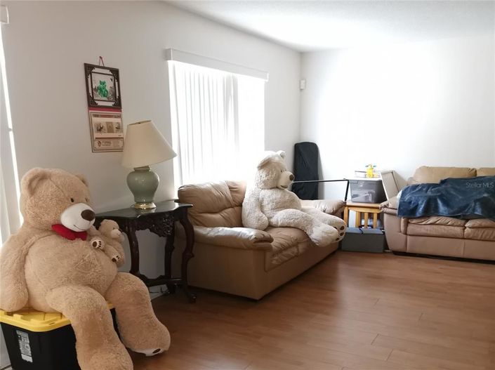 Image No.9-6 Bed House for sale