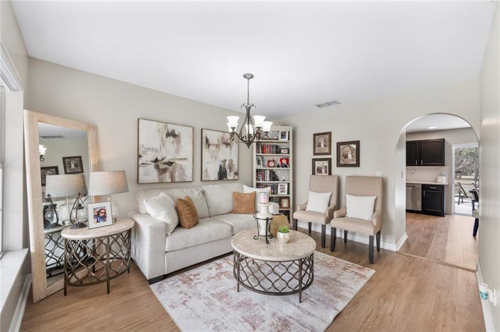 Image No.2-Maison de 4 chambres à vendre à Saint John