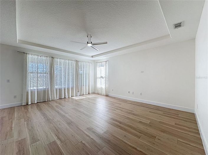 Image No.14-4 Bed House for sale