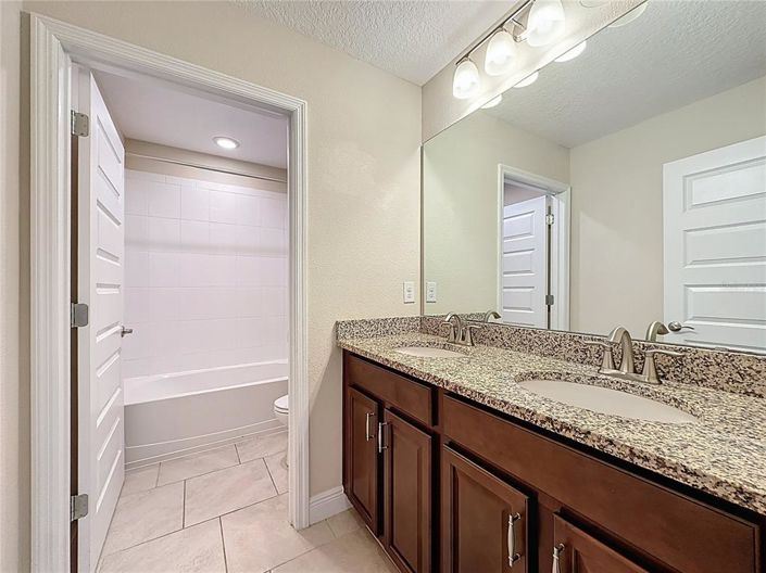 Image No.26-4 Bed House for sale