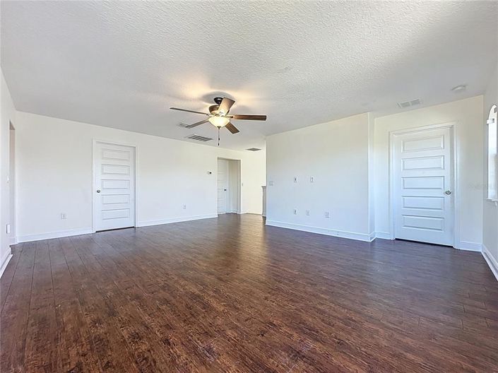 Image No.27-4 Bed House for sale