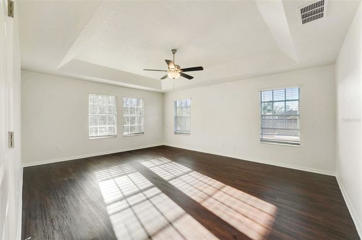 Image No.17-6 Bed House for sale